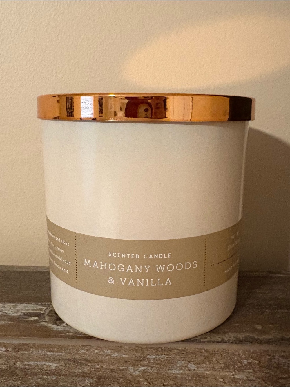 Mahogony woods & vanilla candle